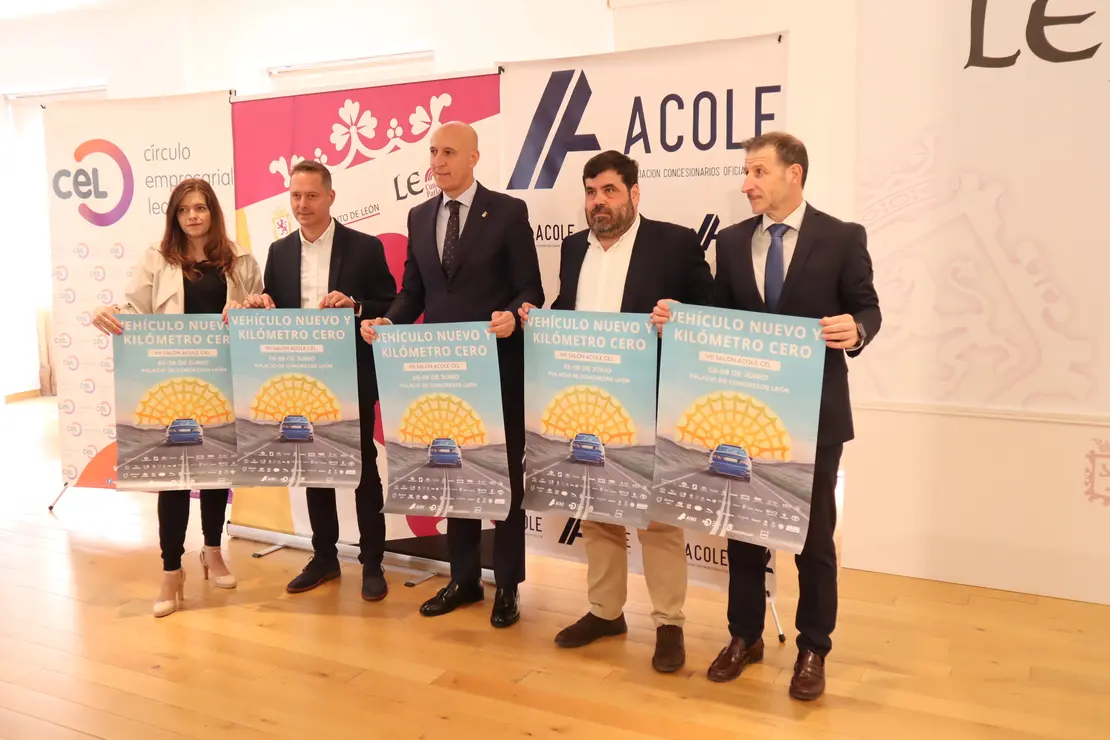 Representantes de CEL, ACOLE y alcalde de Le&oacute;n