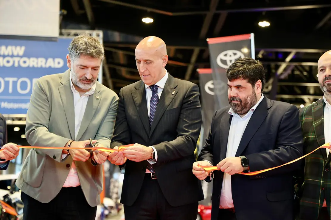corte cinta inaugural