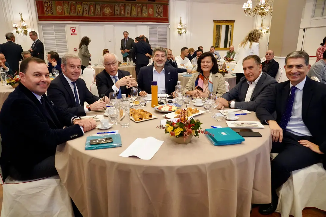 Mesa con presidentes