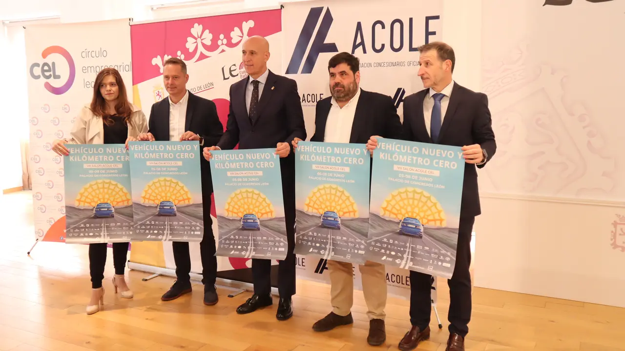 Representantes de CEL, ACOLE y alcalde de Le&oacute;n