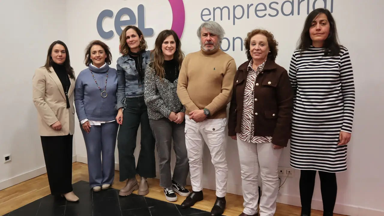 Participantes en la reuni&oacute;n