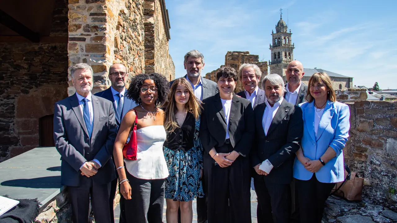 Foto de familia en el Castillo de los Templarios