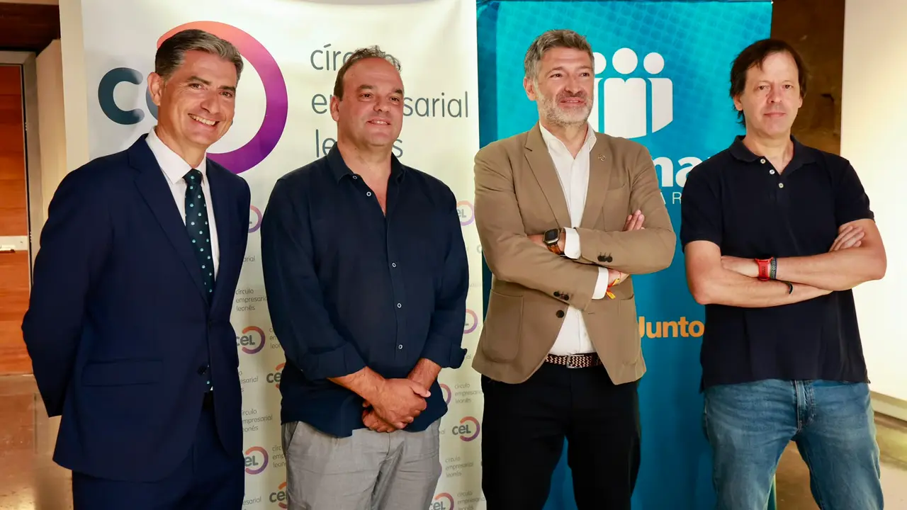 Jos&eacute; Antonio Benavides, Director Territorial Norte de Cajamar, Jos&eacute; Carlos D&iacute;ez, Julio C&eacute;sar &Aacute;lvarez y Paco Fern&aacute;ndez, gerente de IRiego