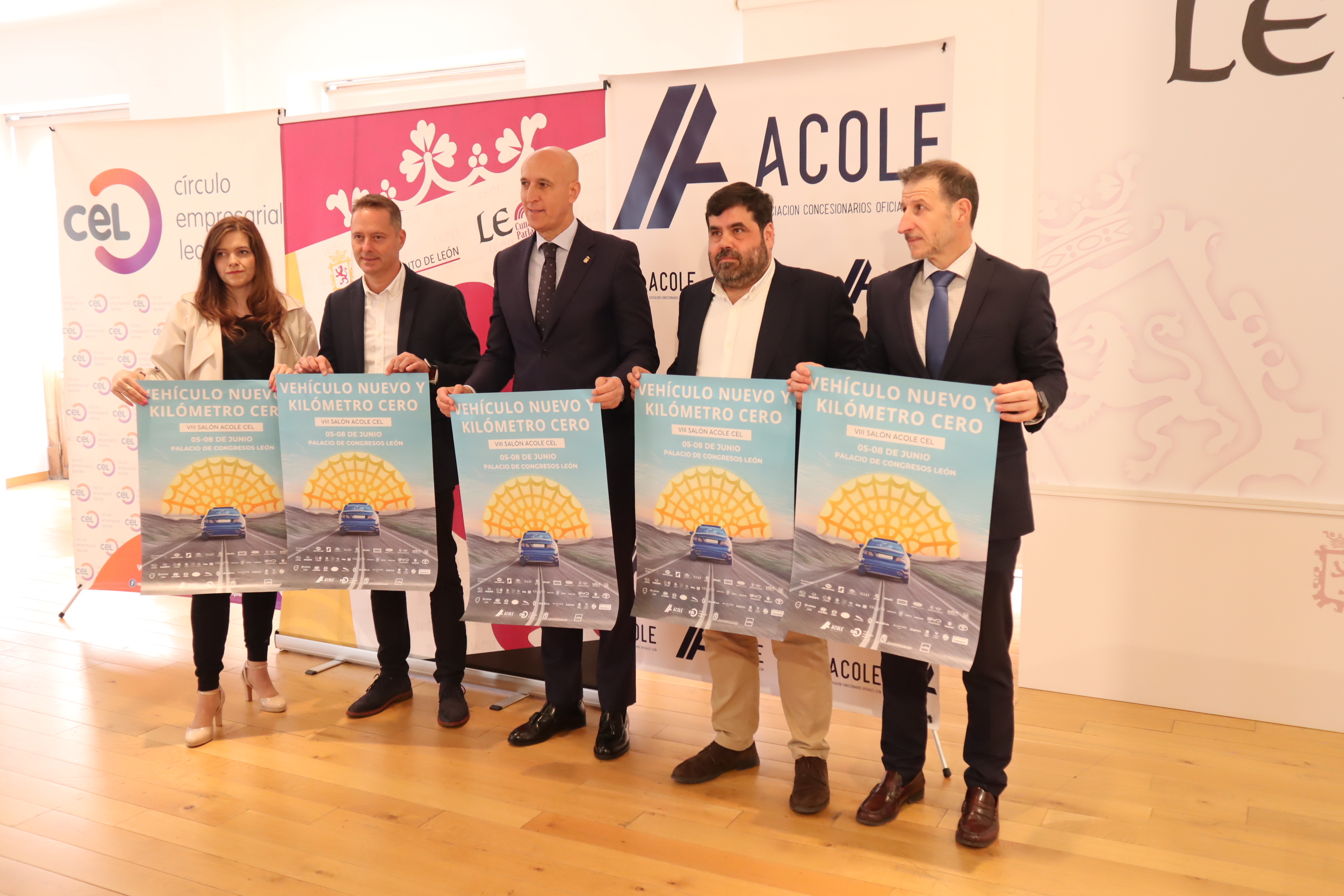 Representantes de CEL, ACOLE y alcalde de León