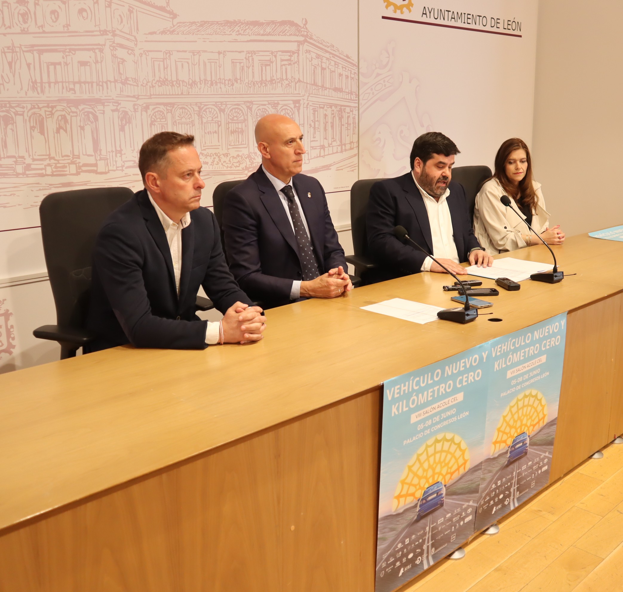 Momento de la rueda de prensa presentación 8ª Feria Vehículo ACOLE CEL