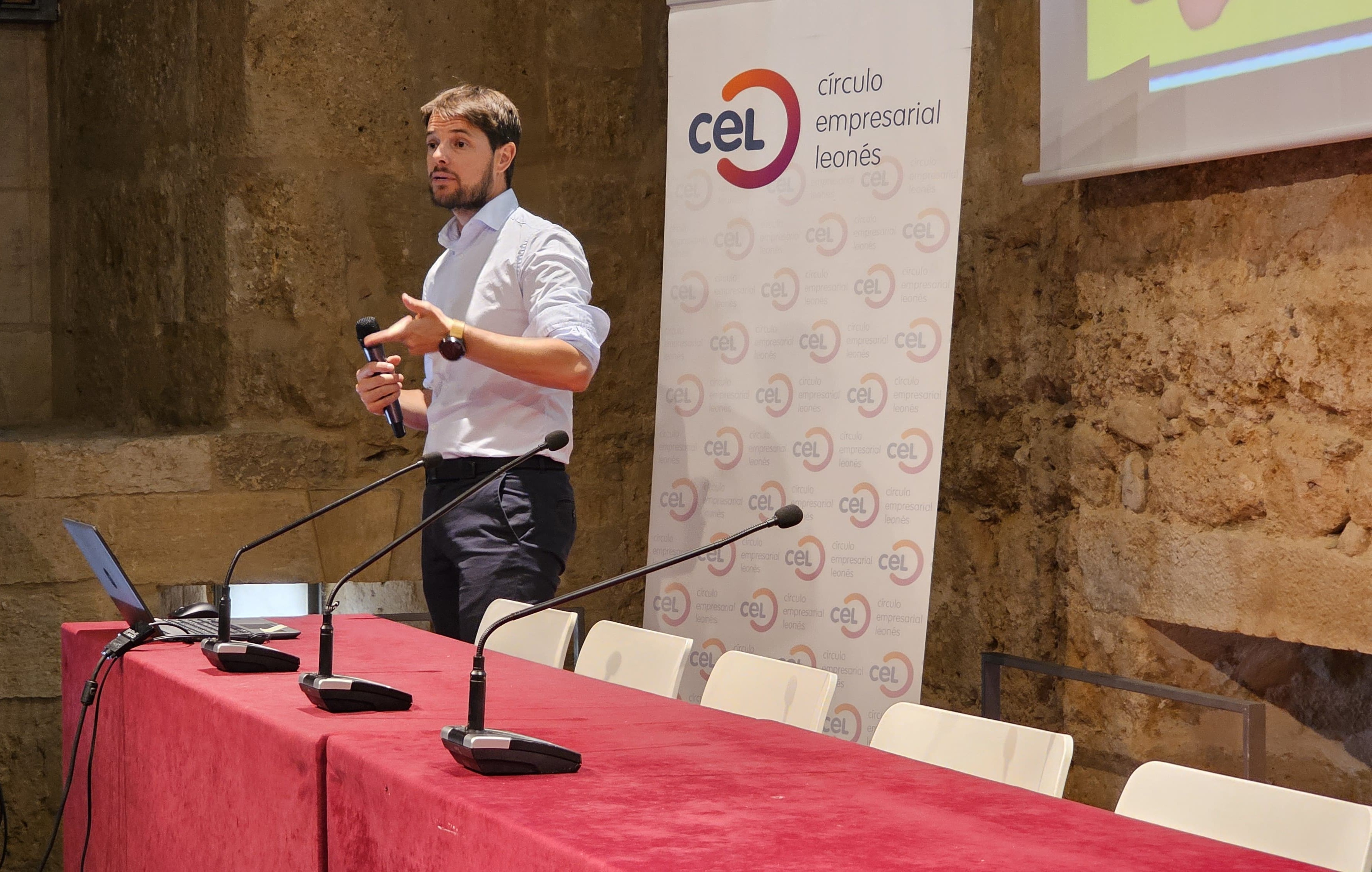 Félix Jordán de Urríes, director general de la Fundación Deporte Joven