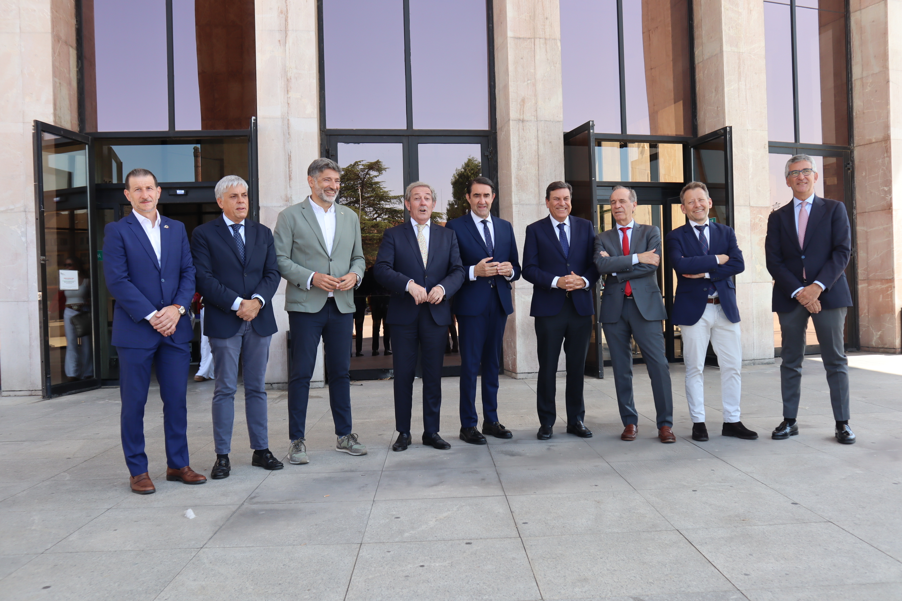 Representantes de las organizaciones empresariales, consejeros de la Junta y delegado territorial