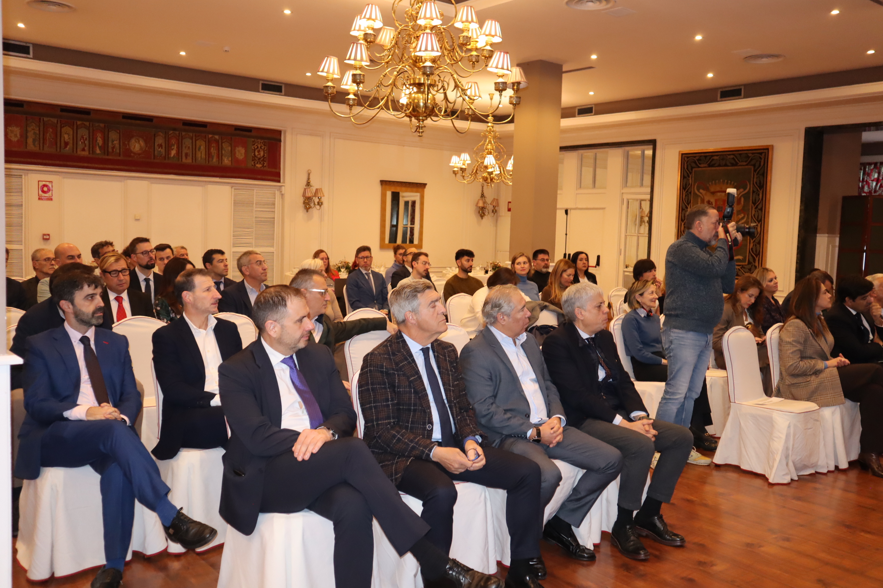 Invitados asistentes