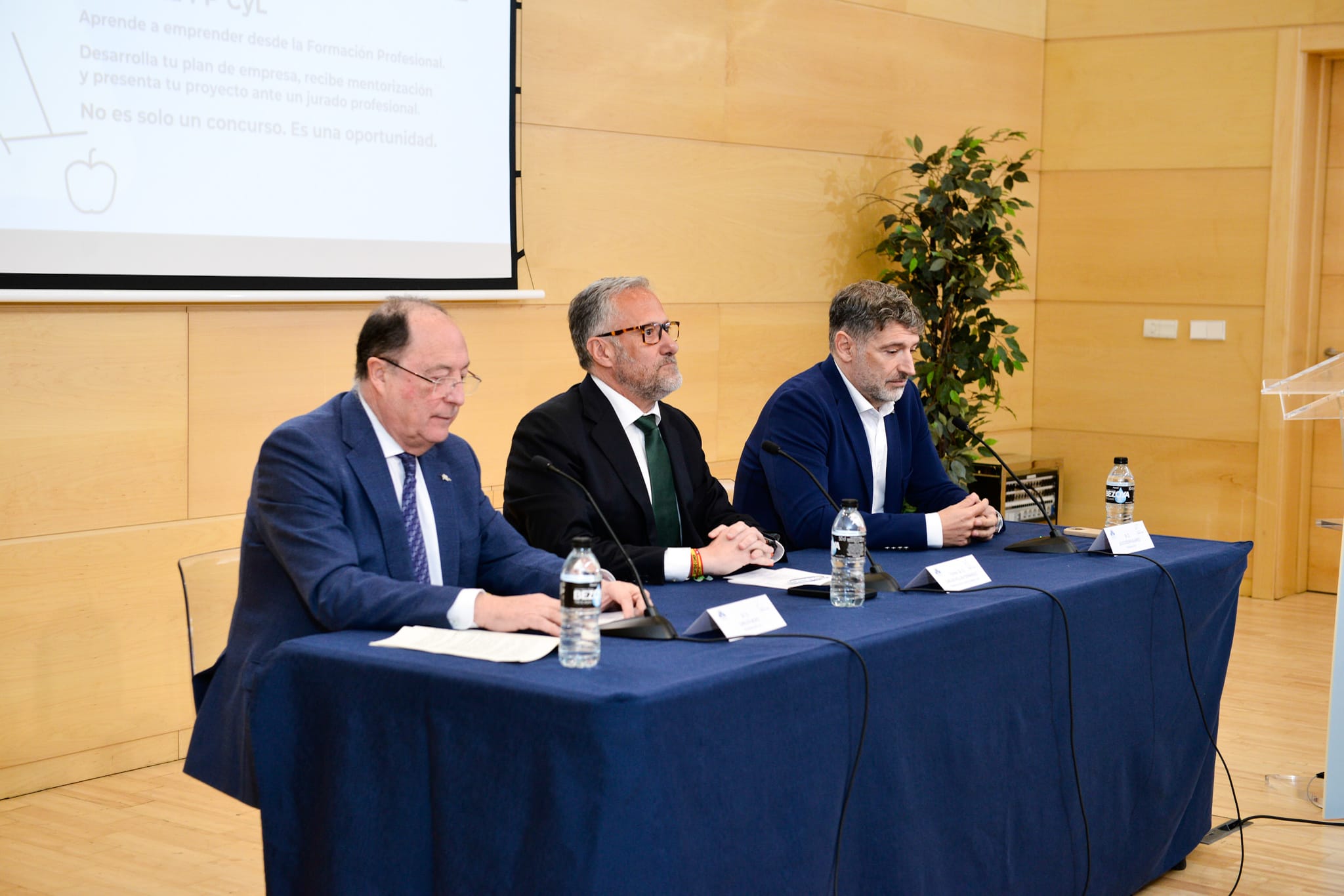 Momento de la presentación en las Cortes de CyL