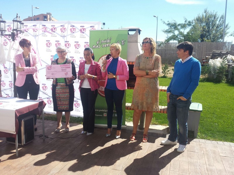 Solidaridad femenina a favor de ALMOM