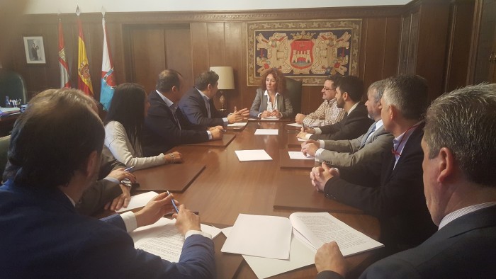 La junta directiva del CEL se reúne con la alcaldesa de Ponferrada para impulsar la actividad empresarial