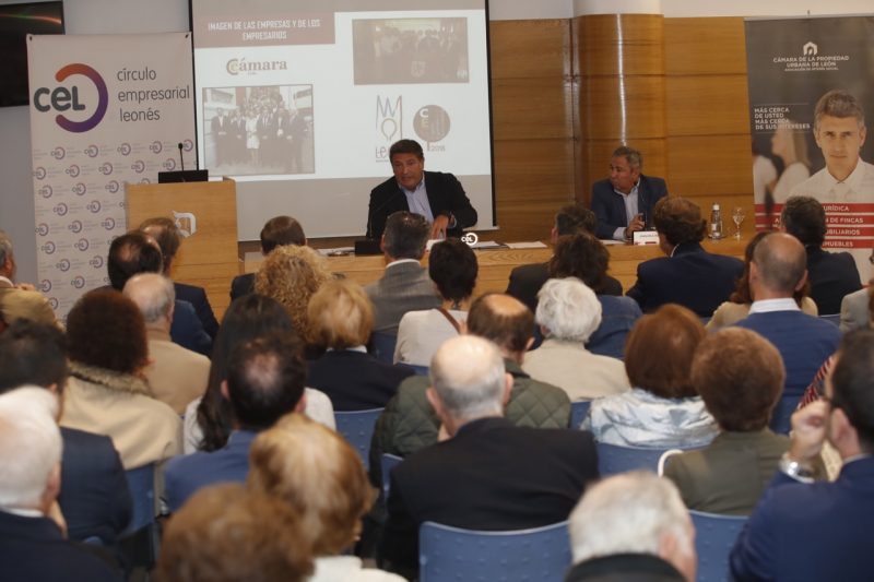 El presidente del CEL protagoniza la segunda conferencia del ciclo La Economía a Debate en León