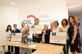 Las Mujeres Empresarias del CEL donan 1.800€ a Almom, Autismo León y Amidown León