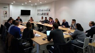Visita del Grupo de Jóvenes Emprendedores al Olímpico de León