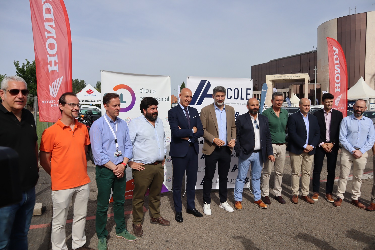 Tres día de Feria donde poder cambiar de coche o moto entre más de 400 vehículos de ocasión distribuidos por 32 stands