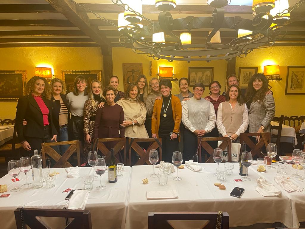 Natichu Alvarado, consejera ejecutiva de la Cultural, protagoniza la cena networking del Grupo de Mujeres