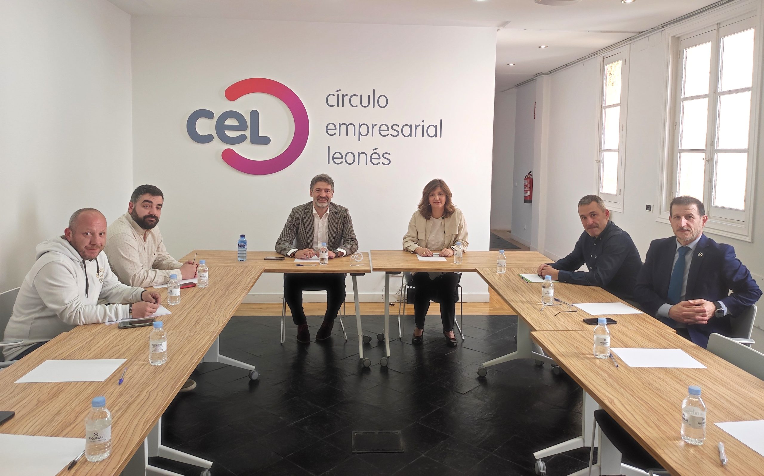 CEL y REULE mantienen la primera reunión con una de las candidatas a Rector de la ULE