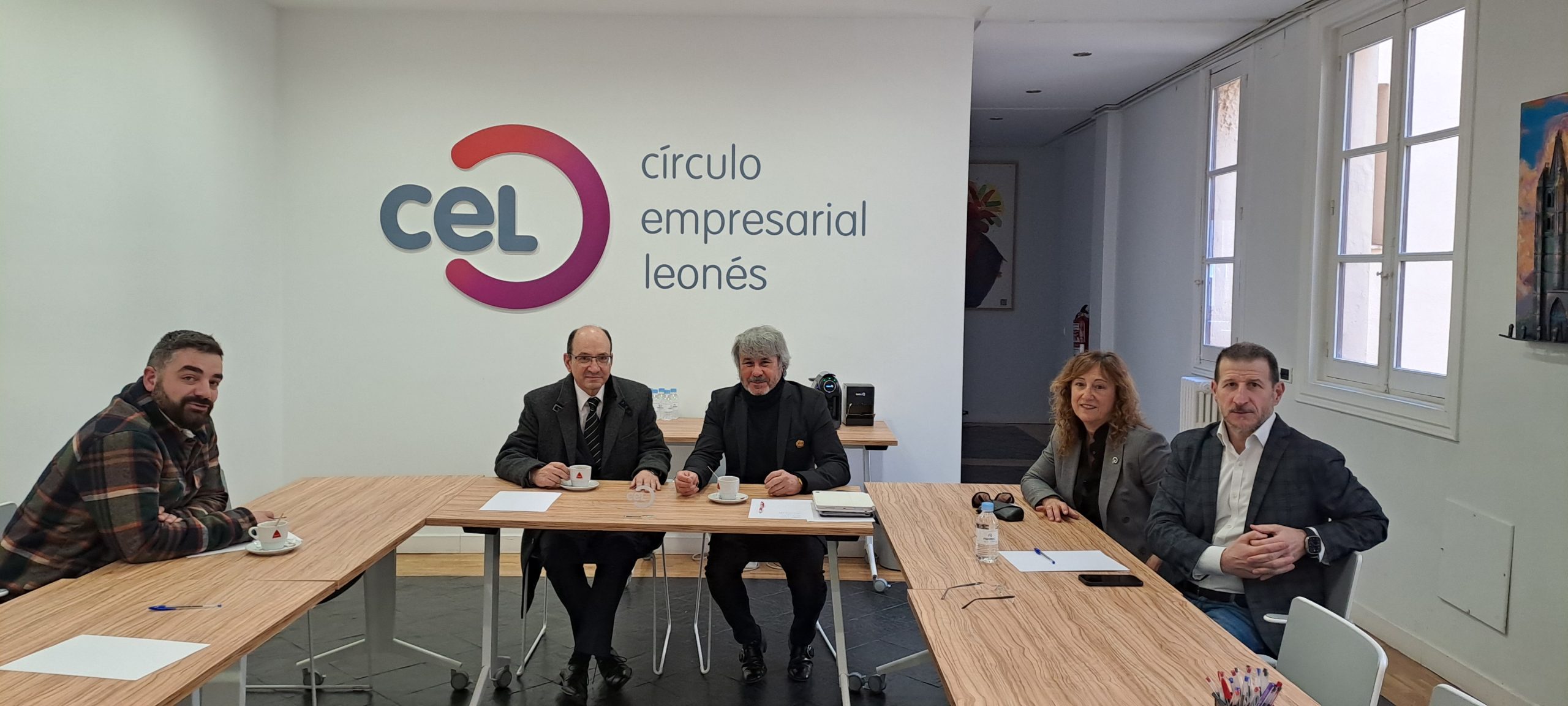 CEL y REULE intercambian propuestas para la Universidad con el candidato a Rector, Juan José Fernández