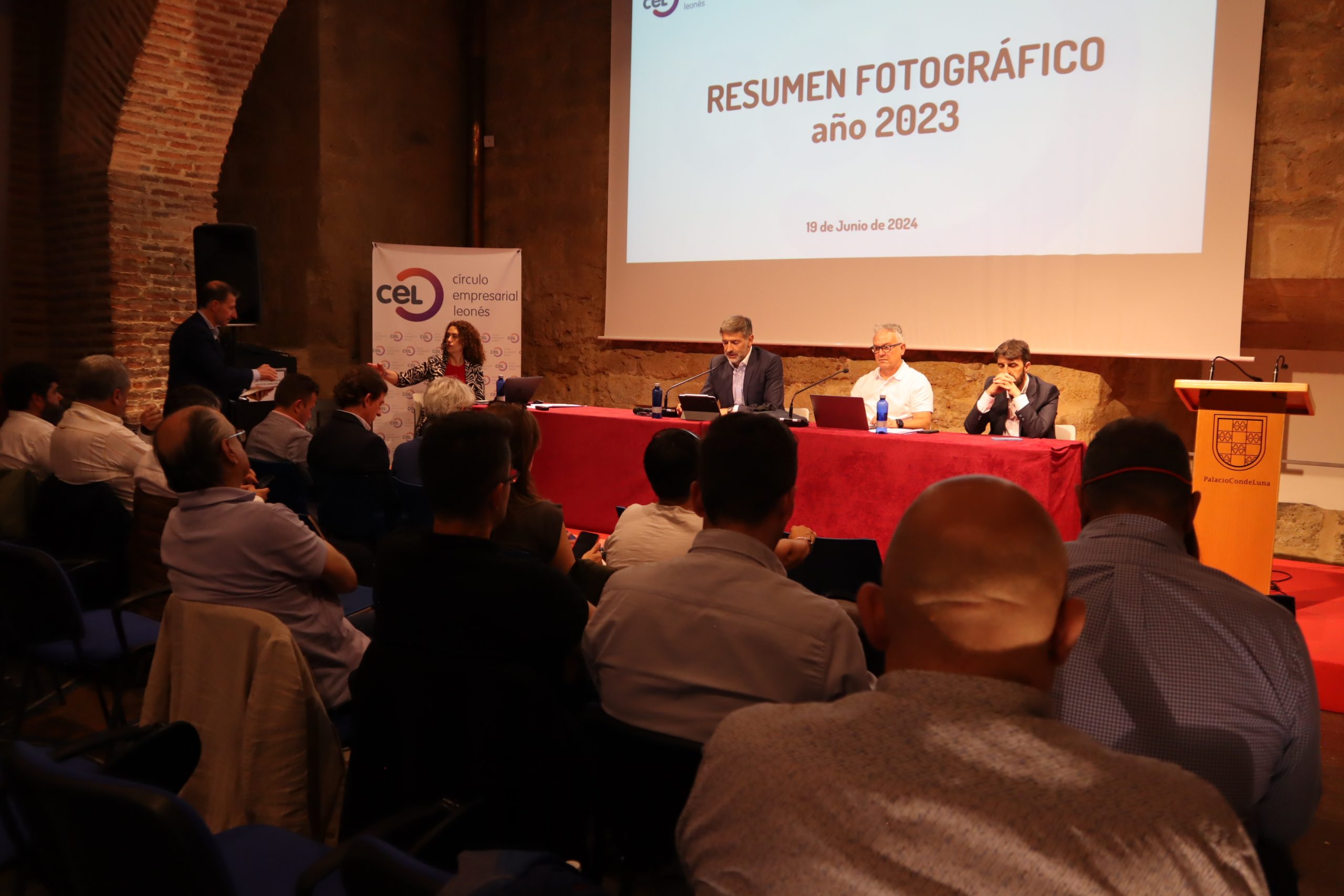 El alcalde de León cierra la Asamblea General del CEL que aprobó la memoria y las cuentas anuales